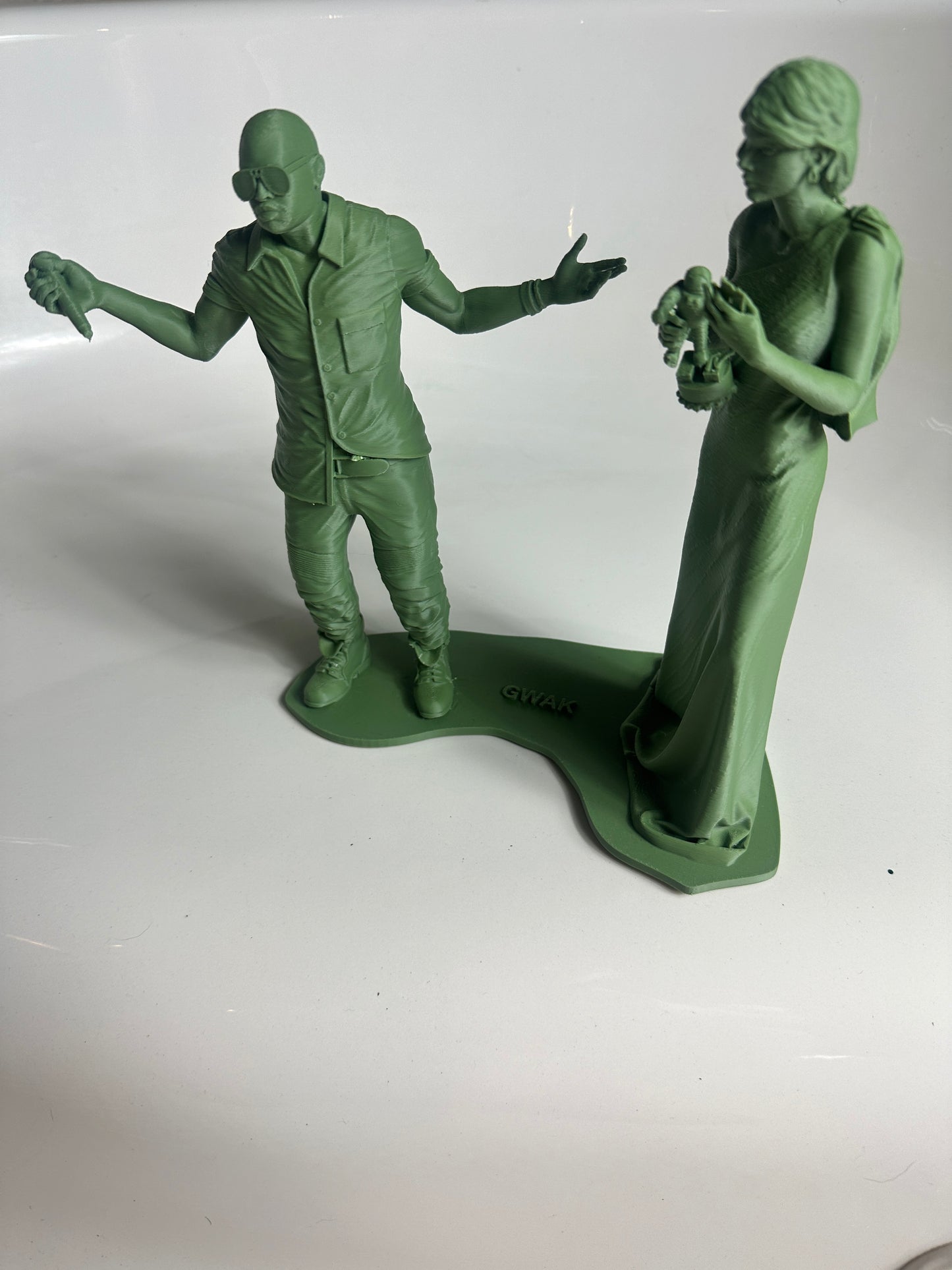 ARMY MEN - KANYE AND TAYLOR
